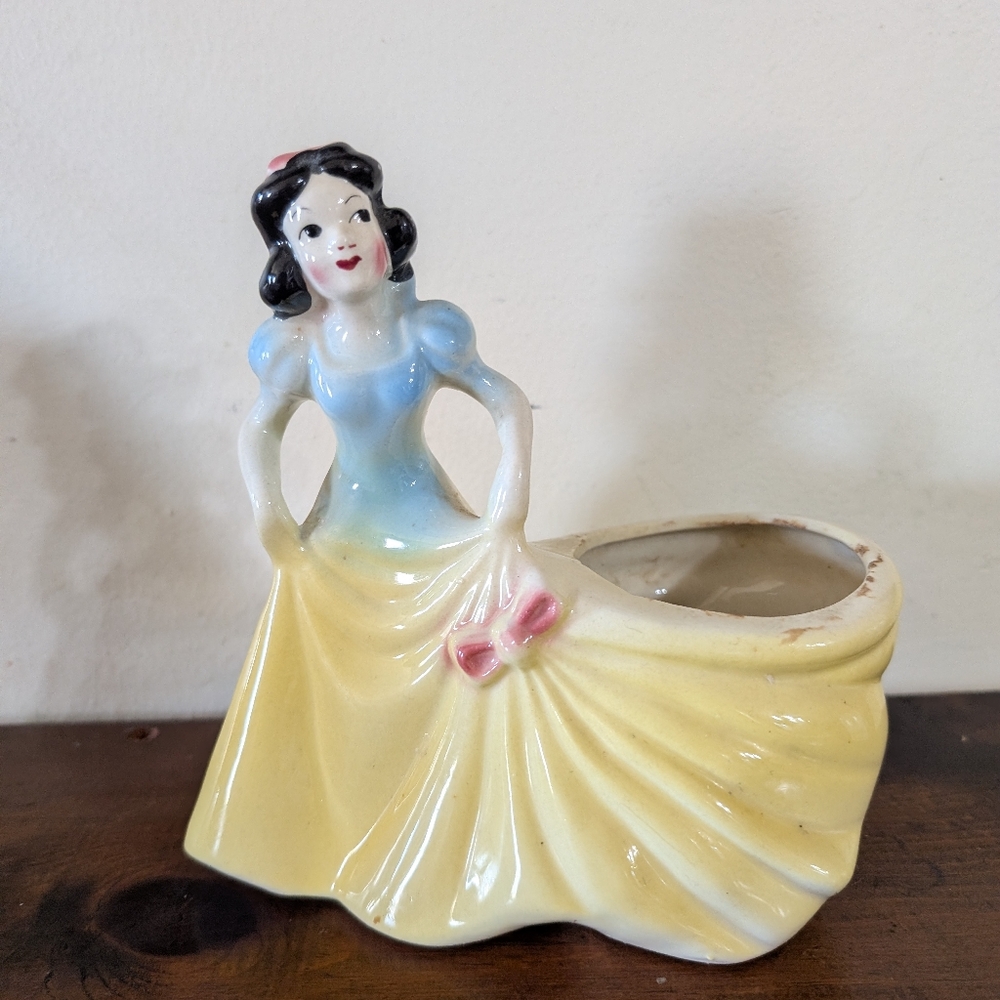 Vintage Walt Disney Snow White Ceramic Planter Figurine Chicago Mid Century MCM